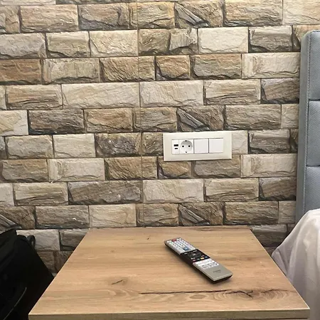 Dolphin מלון דירות 3*