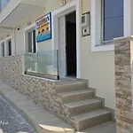 מלון דירות Dolphin 3*